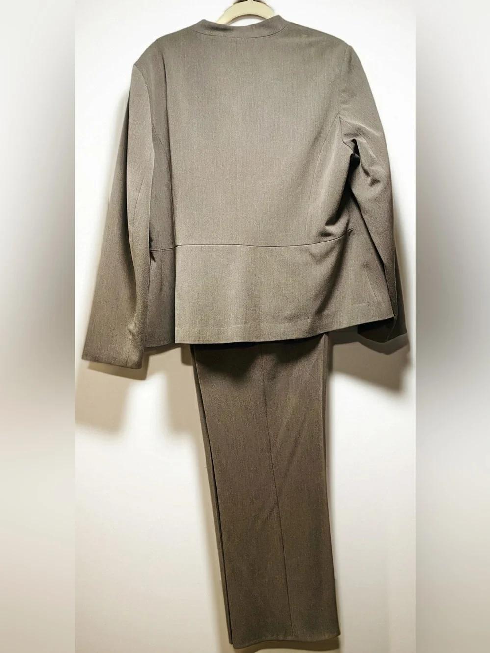 TRIBAL-Size 18W-2 Piece Lined Suit, Zip Up Blazer With Matching Pants, NBWT